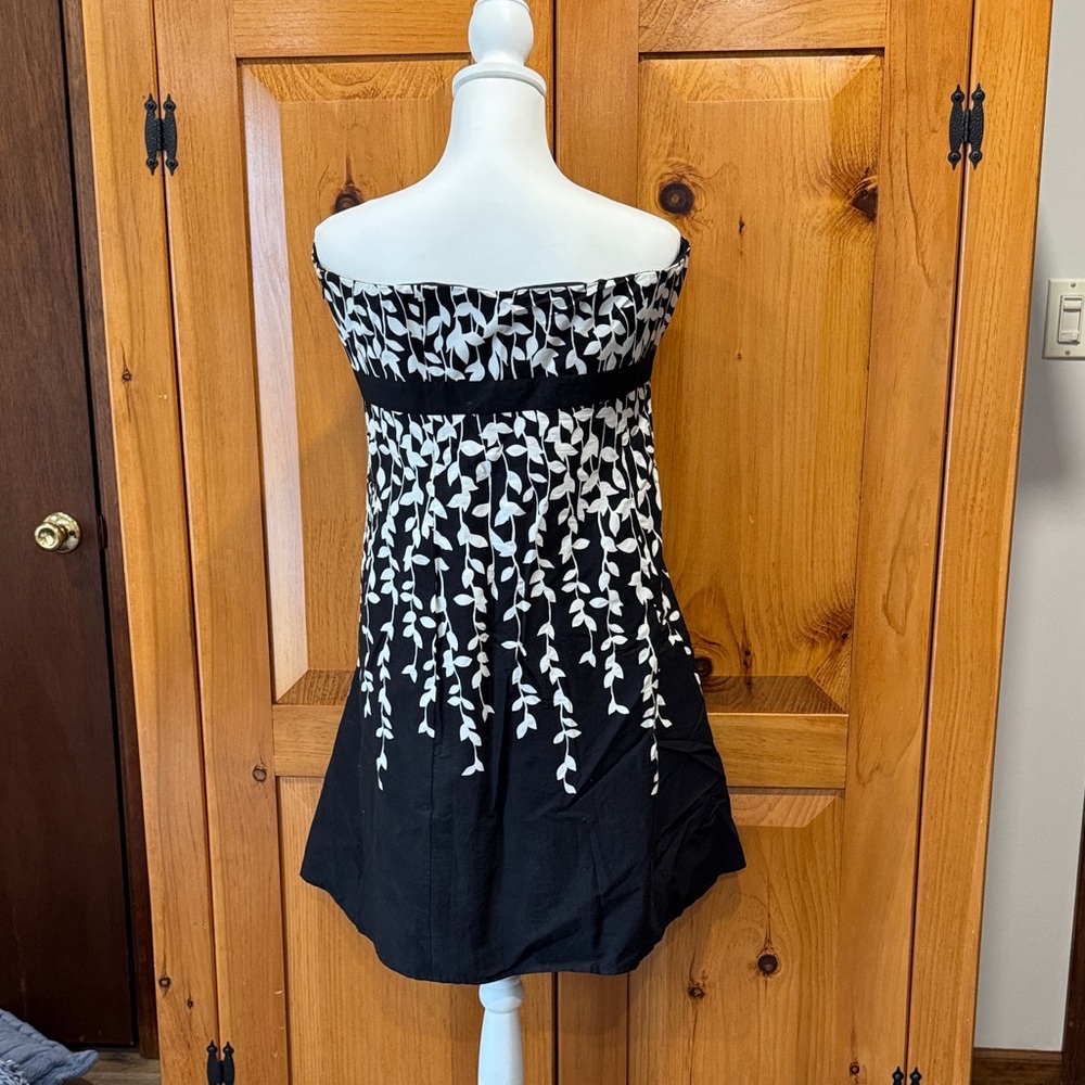 LOFT Monochrome Floral Dress